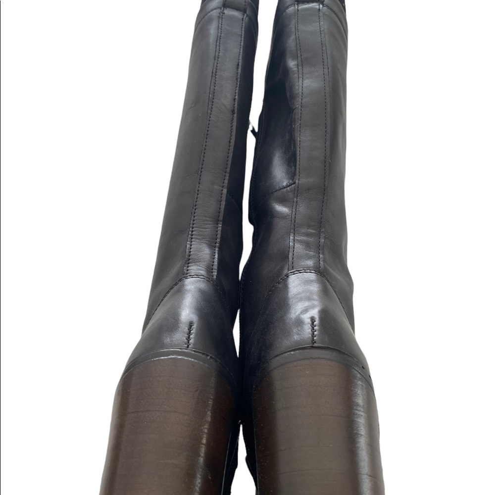 Black boot, leather and suede